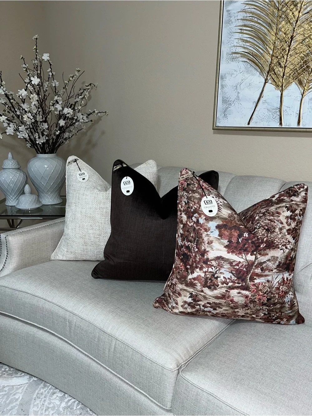 1-NWT CALLISTO HOME CHOCOLATE BROWN LUXURY VELVET DECORATIVE PILLOW (T0258F11)